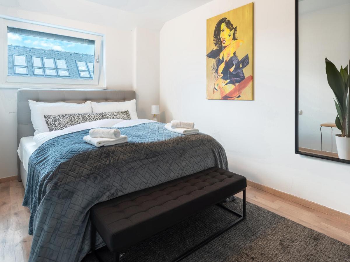 Sky9 Apartments Stadthalle Wina Bagian luar foto