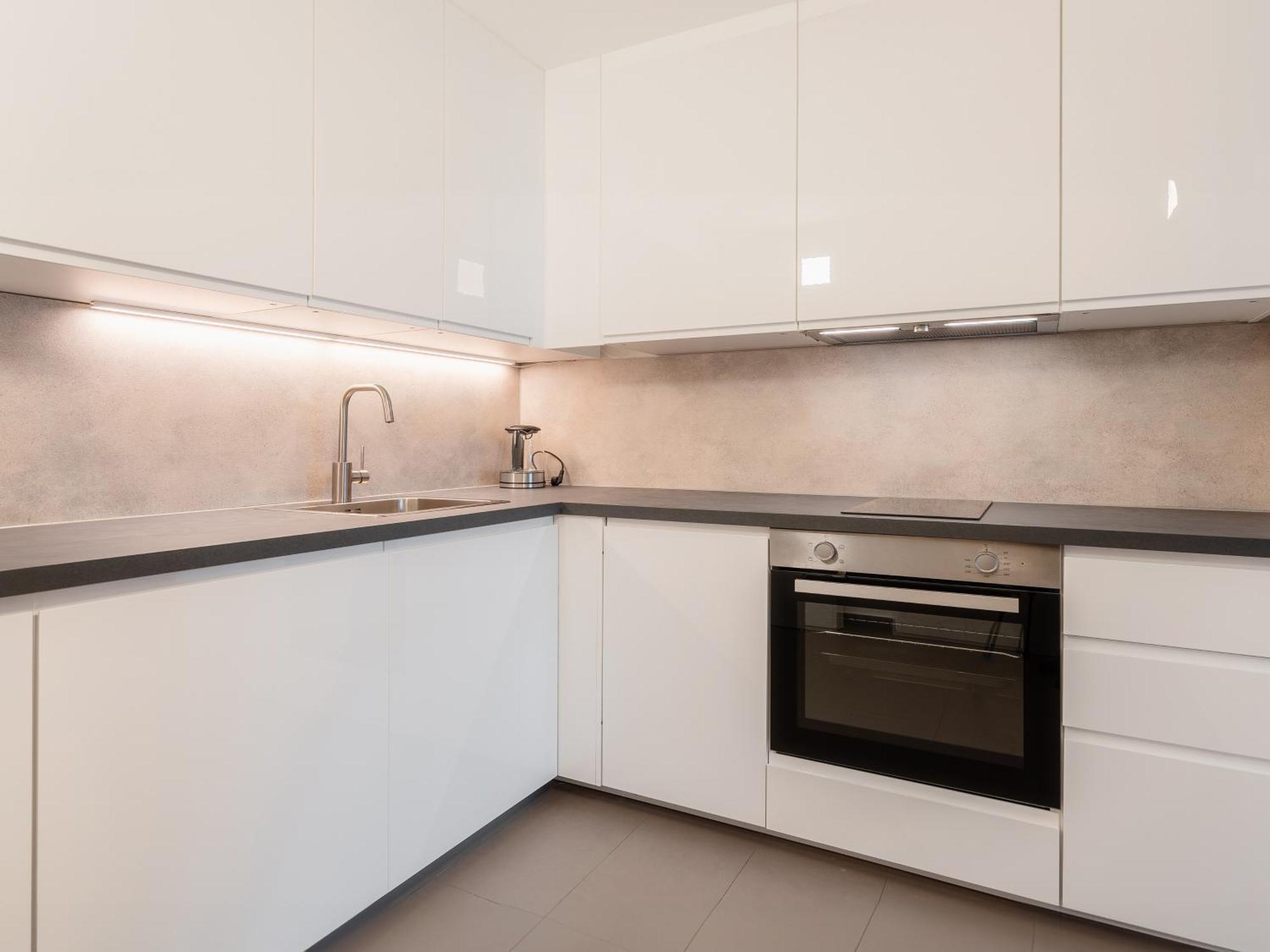 Sky9 Apartments Stadthalle Wina Bagian luar foto